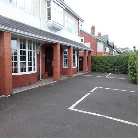 Manor House Hotell Bootle  Exteriör bild